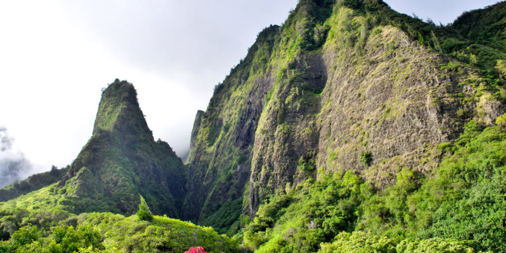 Is it okay to travel to Maui? Iao needle